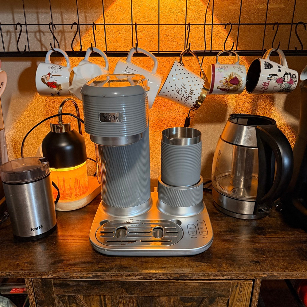 Coffee machine - Picture 2 of 2